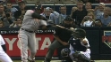 Bonds homers to tie Aaron