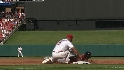 Wainwright picks off Bourn