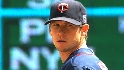 Twins sign Slowey