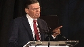 Selig speaks at Beacon Awards