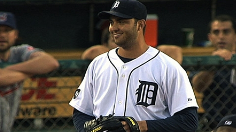 Reds sign Galarraga to Minor League contract