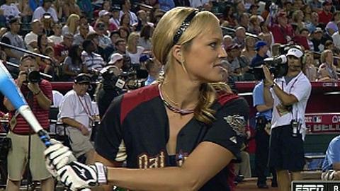 Baseball greats, celebrities join for softball game