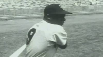 Pioneer Minoso has passion for life, baseball
