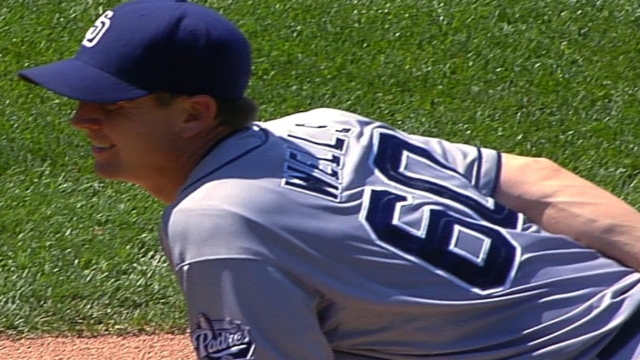 Angels sign veteran righty Wells to Minors deal
