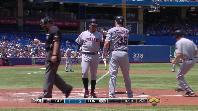 Veteran infielder Lopez signs with Yomiuri Giants