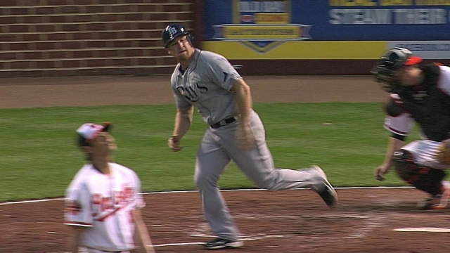 Padres ink infielder Conrad to Minors contract