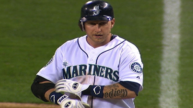 Mariners deal first baseman Carp to Red Sox