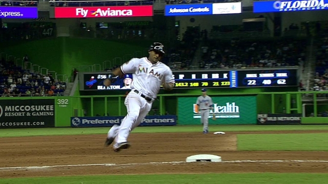 Marlins ink Green, Wuertz to Minor League deals