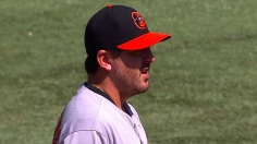 Saunders helps O's pull to within one in AL East