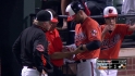 Markakis leaves with injury