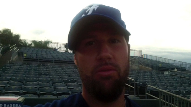 Gagne enjoying being pitching coach for France