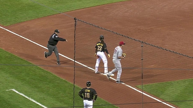 Hanigan's emergence bolsters Reds behind plate