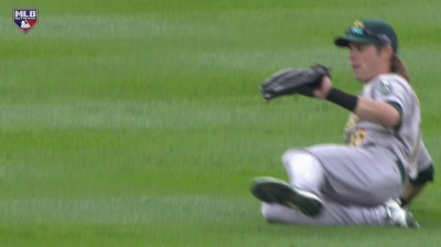 Reddick earns A's first OF Gold Glove since '85