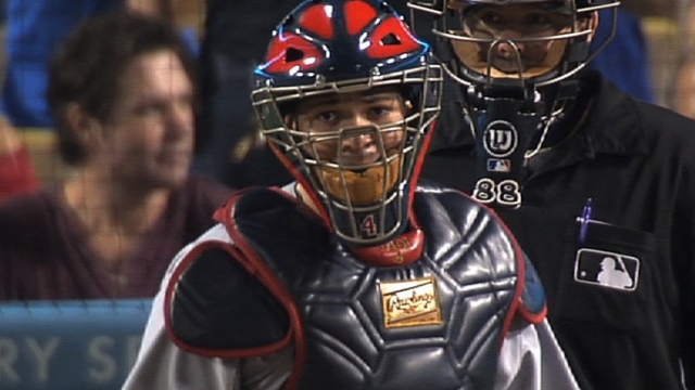 Yadi receives 2012 GIBBY for defensive excellence