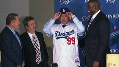 Dodgers introduce Korean left-hander Ryu