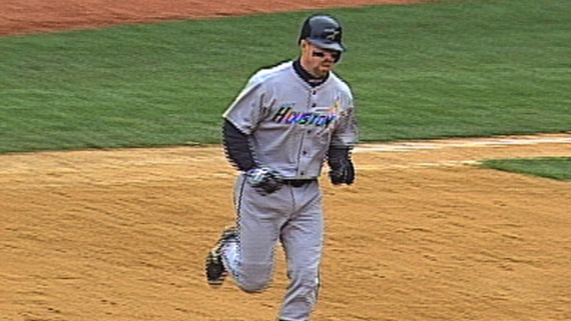 Bagwell comes up short in third year on Hall ballot