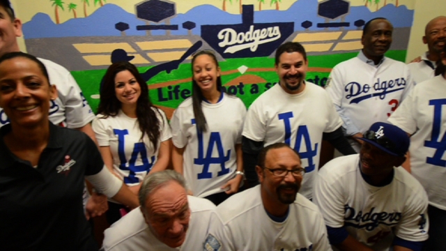Dodgers alums kick off caravan painting murals