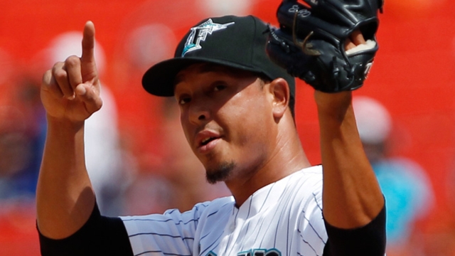 Former closer Oviedo among four signed by Rays