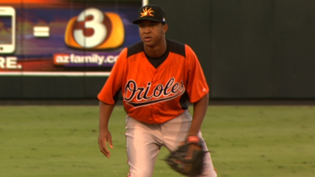 Schoop, Pearce home runs pave win for O's