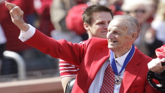 Bochy treasures memories of Musial