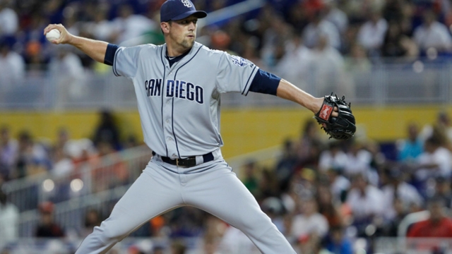 Gregerson, Padres agree to one-year deal