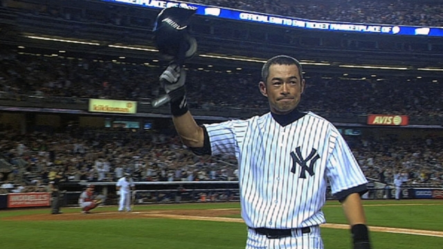 Comfortable in pinstripes, Ichiro settles into camp