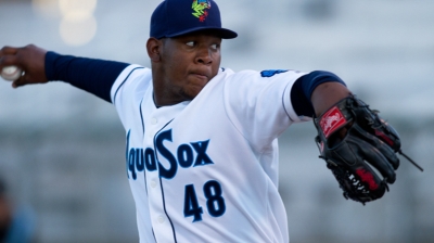 With mom watching, Mariners prospect hurls no-no