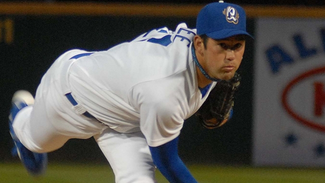 Dodgers have even mix of incoming offense, defense