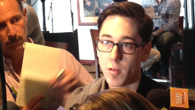 Seeking fresh start, Lincecum has fresh look