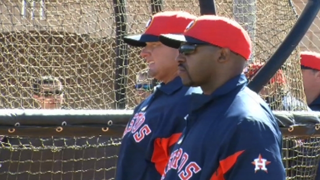 Clemens pitching in with Astros as special instructor
