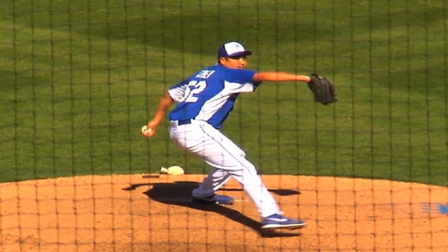 Hochevar walks three, Chen perfect in win vs. Brewers