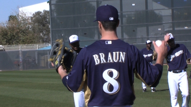 Gorzelanny one of nine pitchers Brewers use in loss