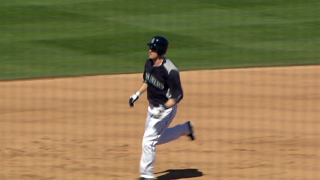 Mariners cut Wells, keep Bay to set roster