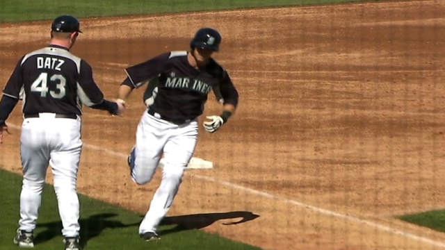 Four Mariners go deep in win against Rangers
