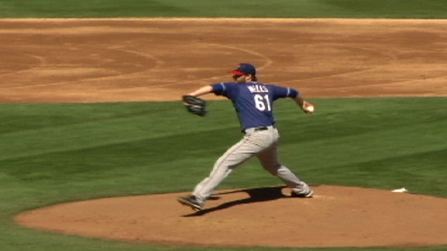 Moreland continues hot hitting, pitching struggles