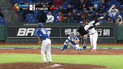 Balentien one shy of tying Japan's all-time HR mark
