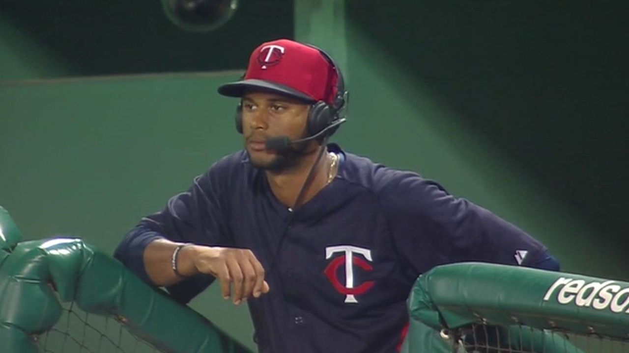 Hicks making case to win center-field job