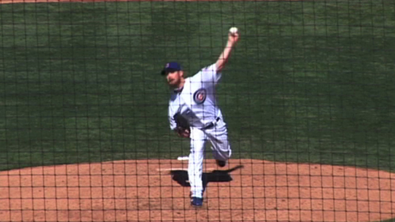 Barney, Castillo deliver as Cubs rally past D-backs