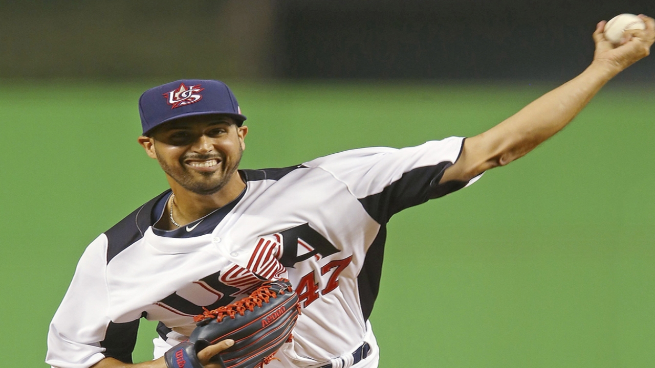 Maddux helps Team USA pitchers keep it simple