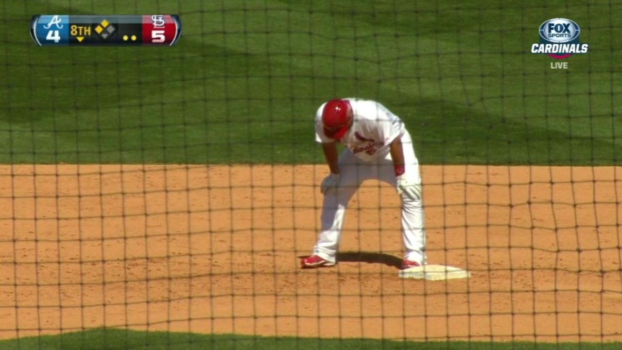 Adams keys Cards win with late RBI double
