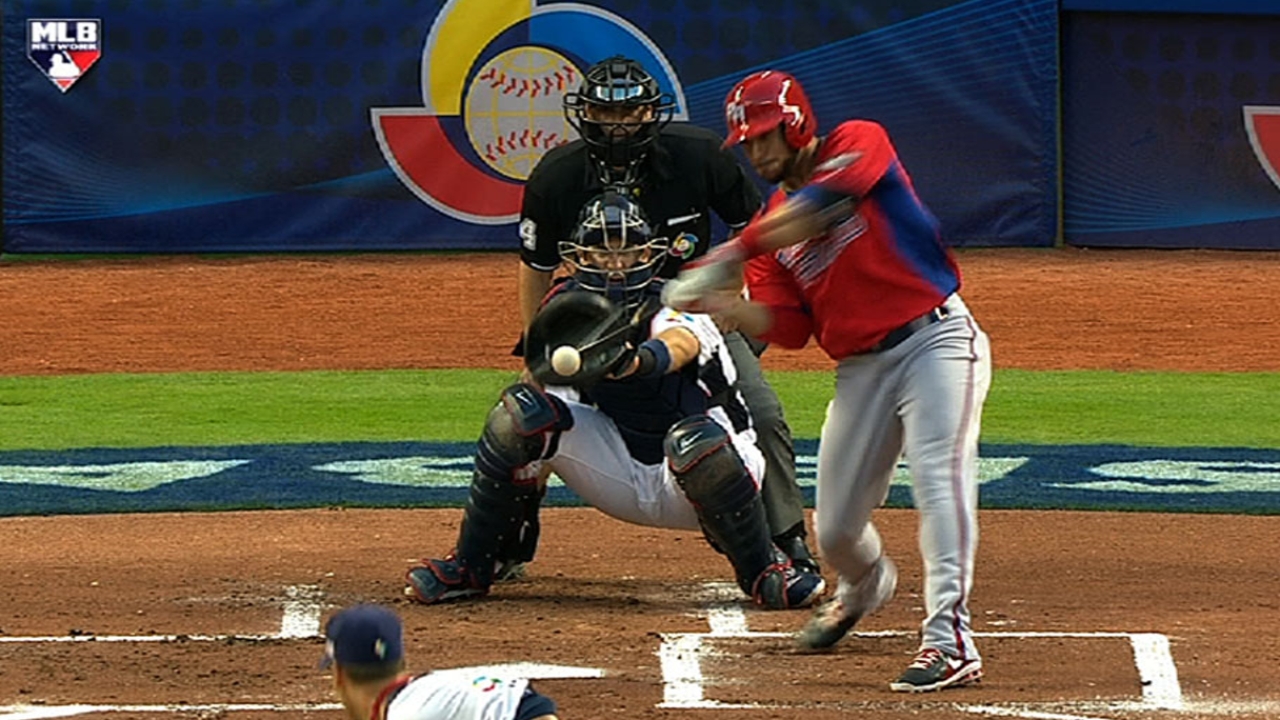 Versatile Aviles clutch in Classic vs. Team USA