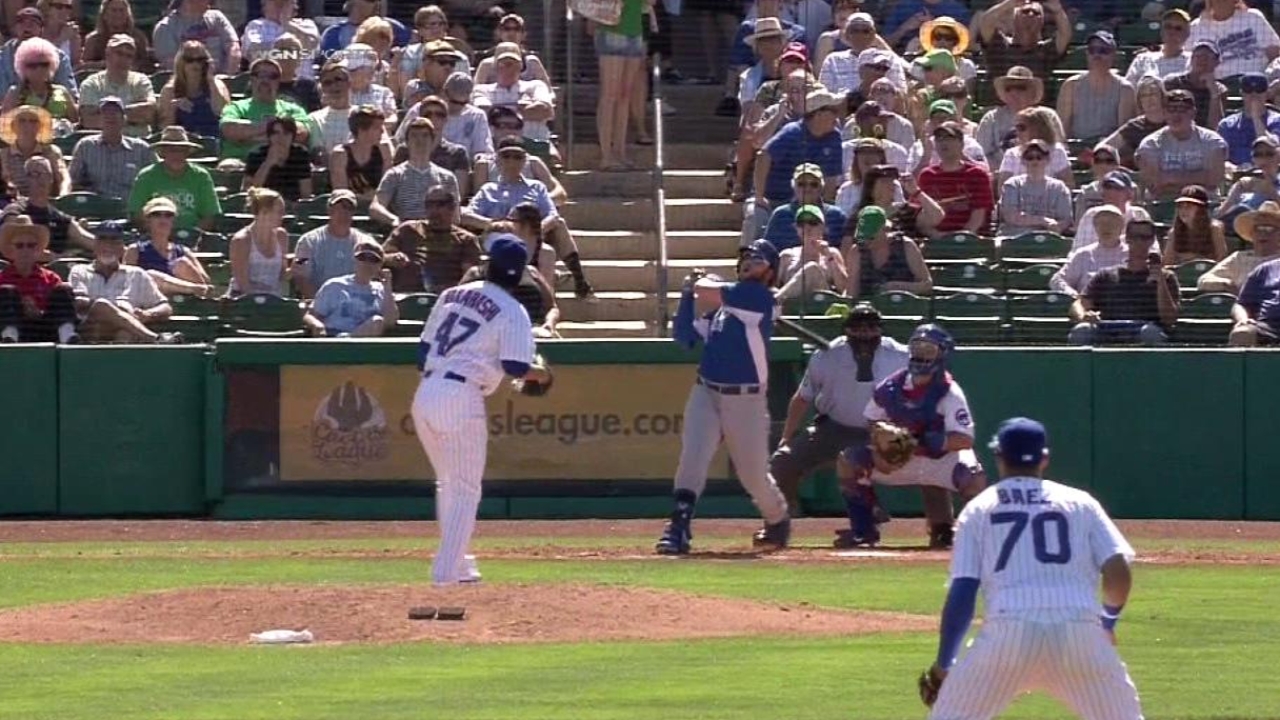 Moustakas homers in Royals' slugfest with Cubs