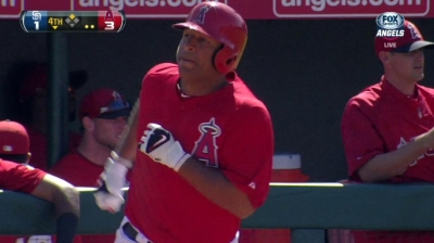 Wells makes rare spring start in right field