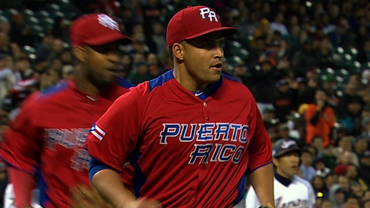 Despite early injury exit, Santiago nets win for PR