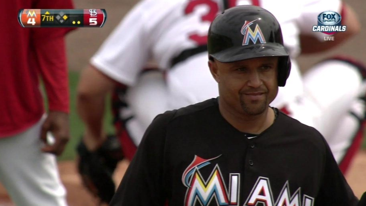 Polanco drives in two to cap four-run inning vs. Cards