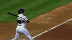Astros overpower Rangers in AL debut