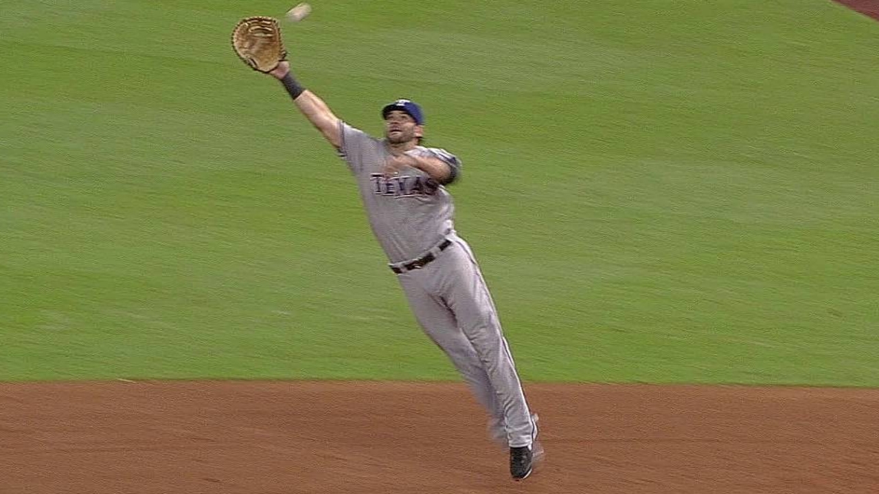 Moreland makes pivotal play in Darvish's perfect-game quest