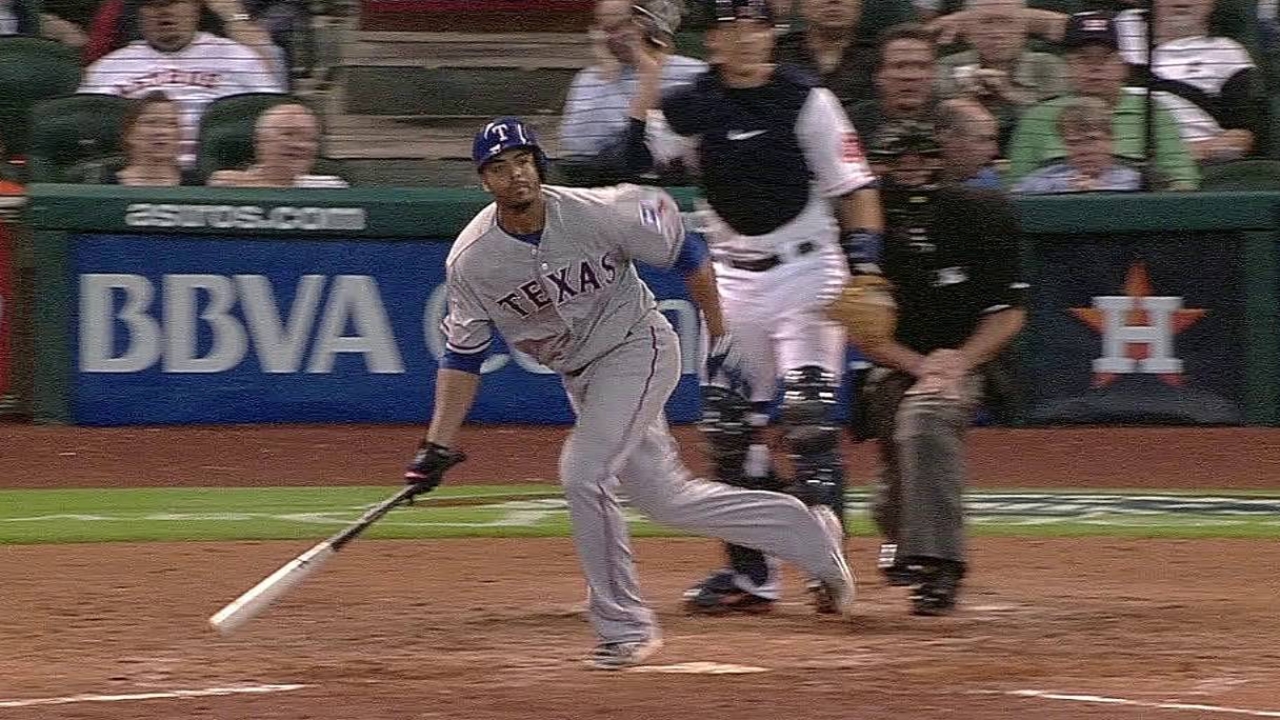 Ogando y los Rangers blanquean a los Astros