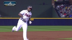 Braves beat up on Halladay, Phillies