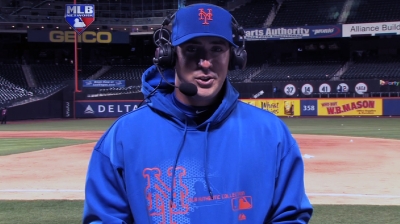 Harvey: 'A jacket doesn't belong on a baseball field'